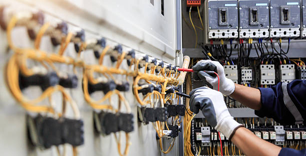 Professional Electrician technician working in Markle, IN